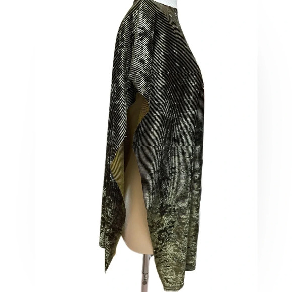 One size fits most metallic velvet poncho custom overs shirt - Picture 3 of 8